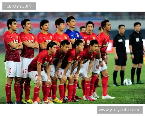 足球明星在中国庆祝生日与球迷互动分享快乐时光 足球明星在中国庆祝生日与球迷互动分享快乐时光