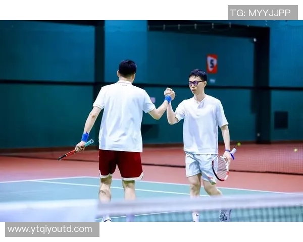 上海网球队的防反策略揭秘：深度解析网球战术与团队协作